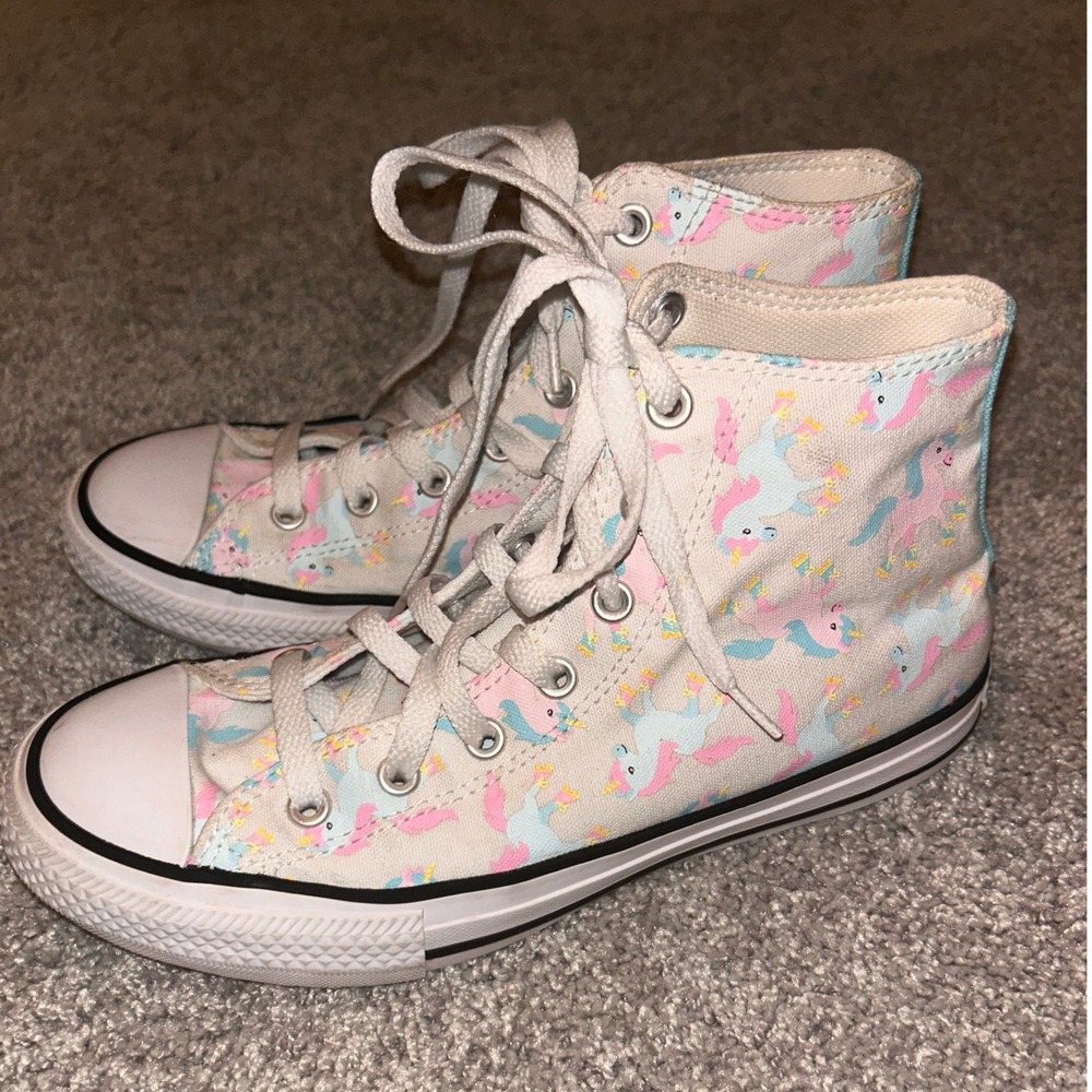 Converse Chuck‎ Taylor All Star High Top Unicorn Print Sneakers Pastel Junior 5